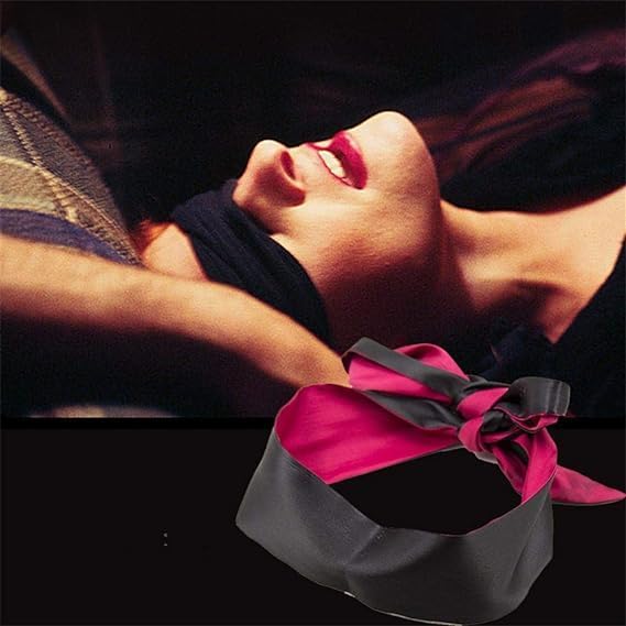 Sekso žaidimų rinkinys su plunksnų kutikliu ir šilkinėmis aklėtėmis įvairiems pojūčiams