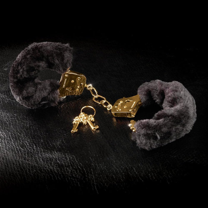 Fetish Fantasy Gold Deluxe Furry Cuffs – prabangūs kailiuku dengti antrankiai