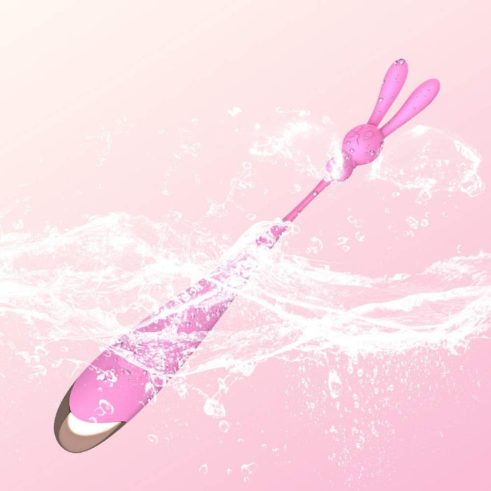 Powerful, quiet silicone vibrator with 3 interchangeable heads for women