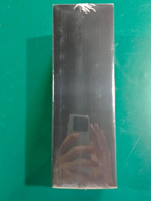 Large realistic dildo with strong floor attachment system, 25 cm
